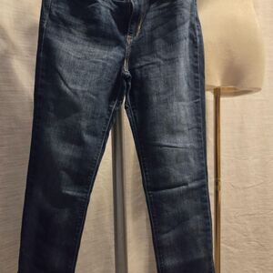 Levis - Women's Dark Wash Blue  Slim Cuffed Jeans